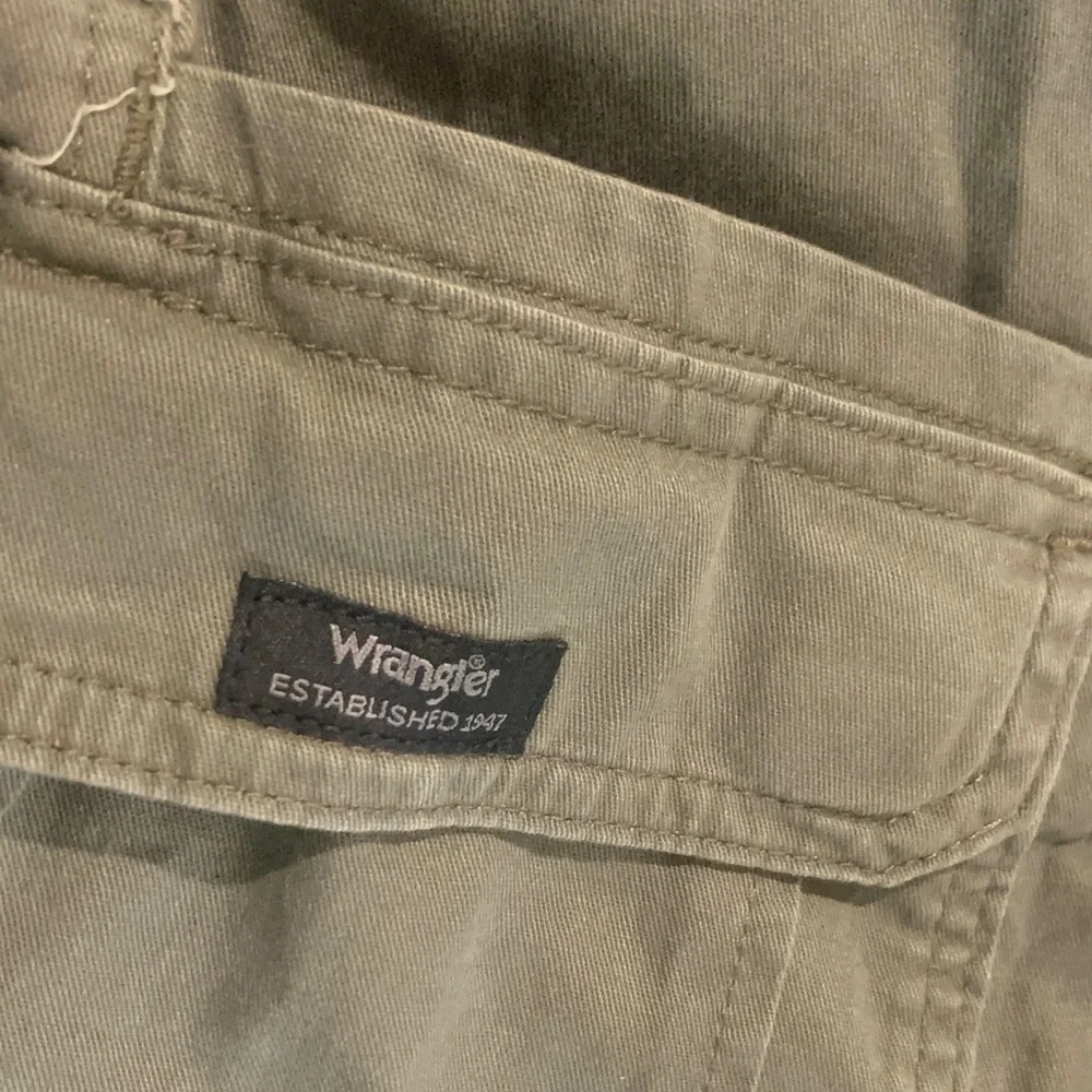 Men's Cargo Shorts - Gray and Green